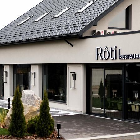 R.Hotel แชร์นิฟซี ภายนอก รูปภาพ