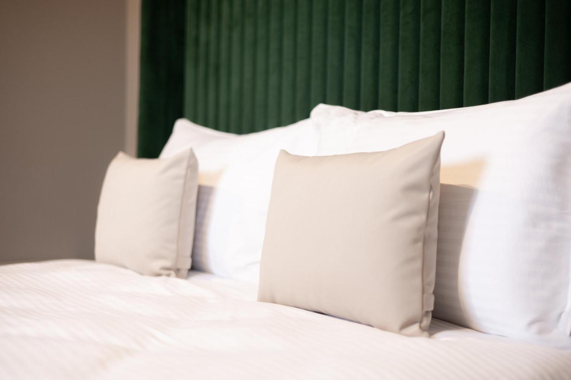 R.Hotel แชร์นิฟซี ภายนอก รูปภาพ