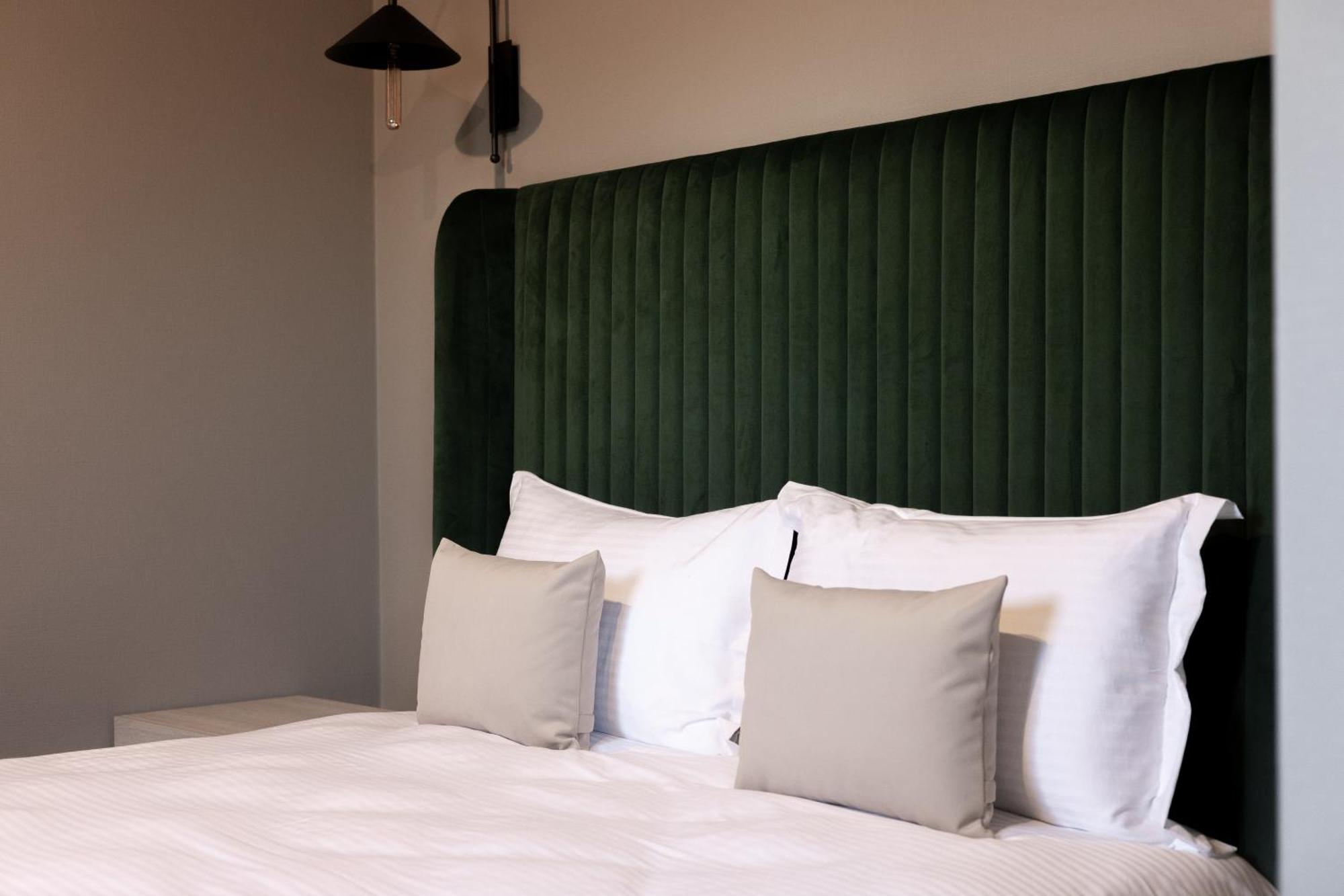 R.Hotel แชร์นิฟซี ภายนอก รูปภาพ