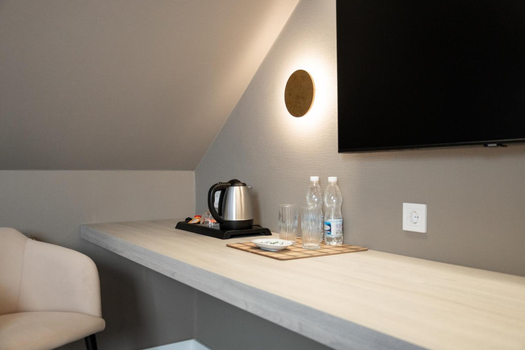 R.Hotel แชร์นิฟซี ภายนอก รูปภาพ