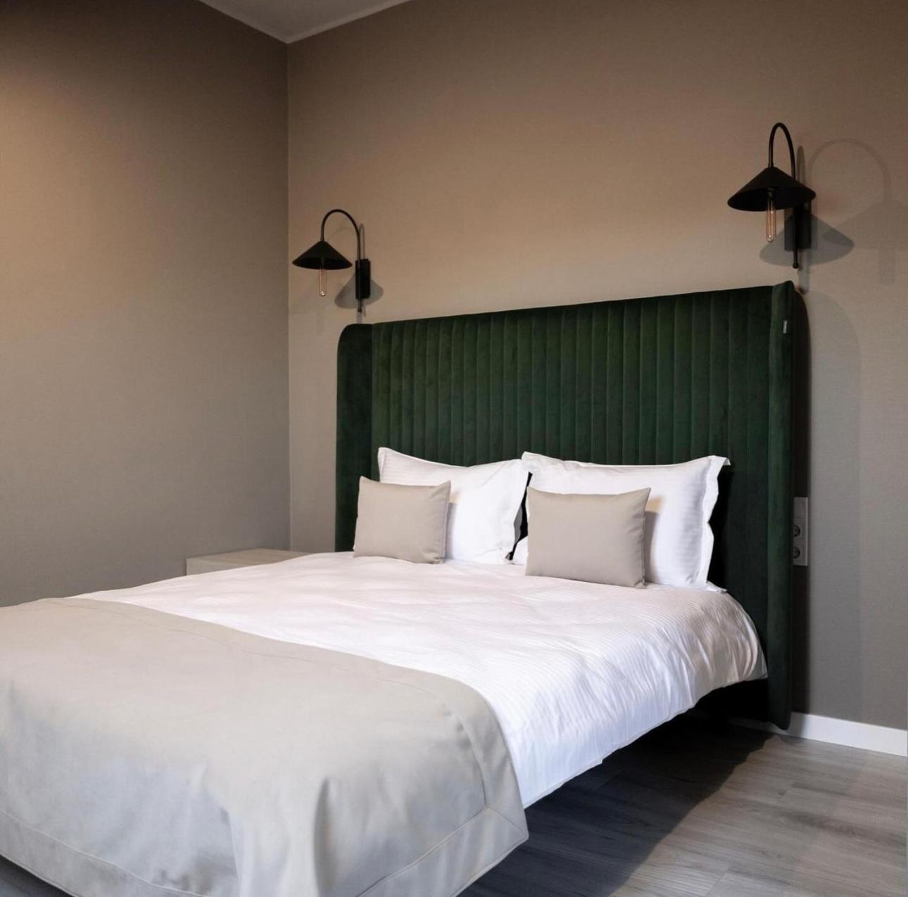 R.Hotel แชร์นิฟซี ภายนอก รูปภาพ